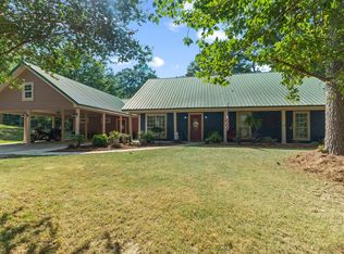 1265 Elks Lake Rd, Hattiesburg, MS 39401