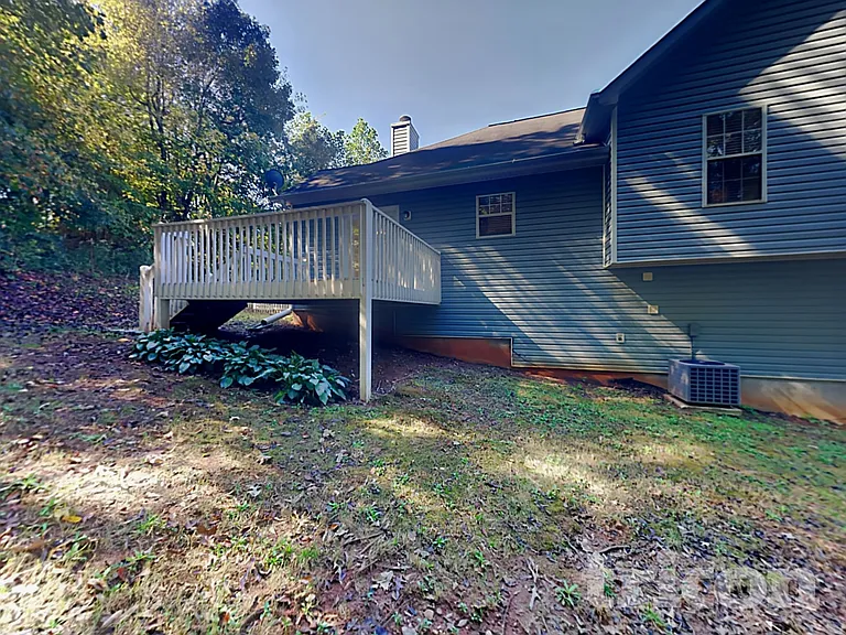 665 Skyline Dr — Photo 30