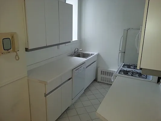 Rented by ZealEstate Group Inc | media 40