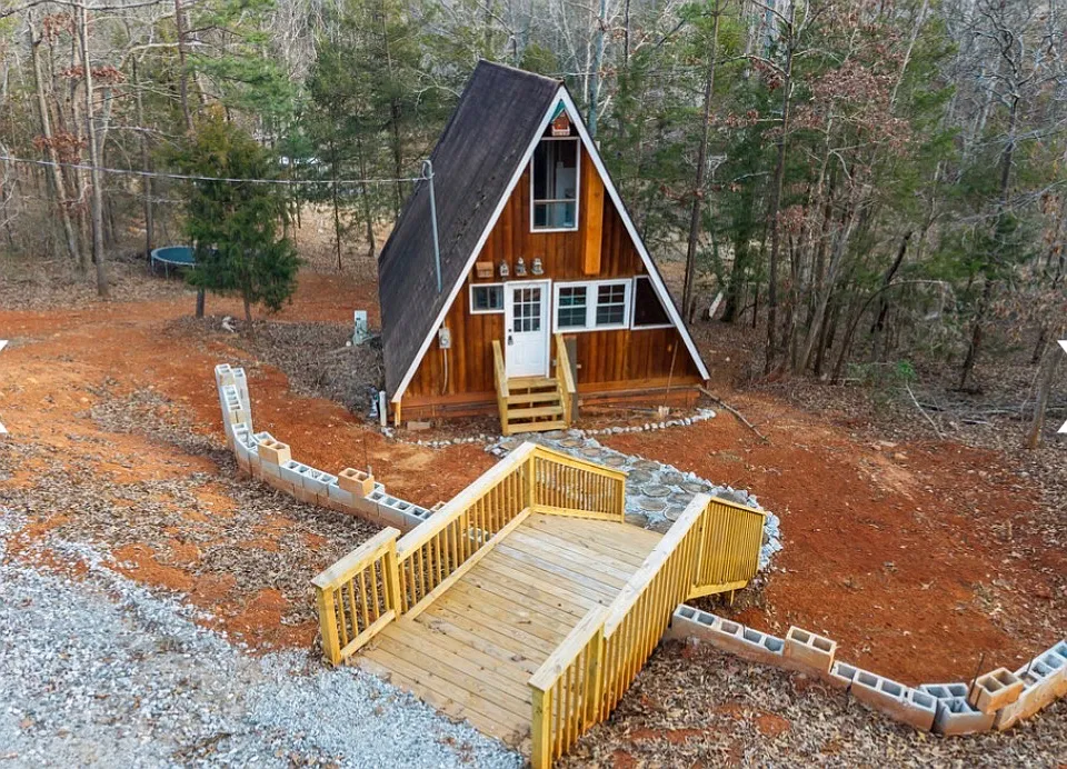 290 Beaver Lodge Rd