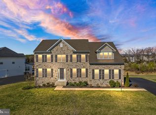 26851 Crusher Dr, Chantilly, VA 20152