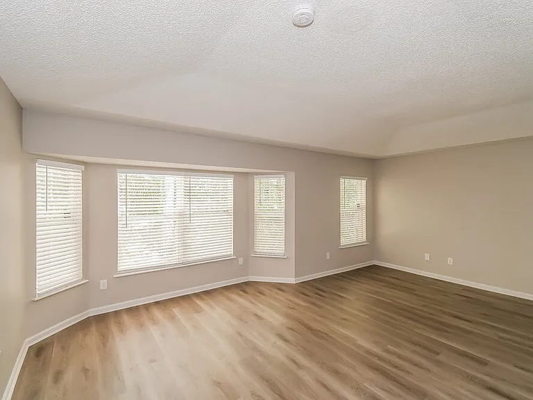 9616 Clinton Corners Dr — Photo 11