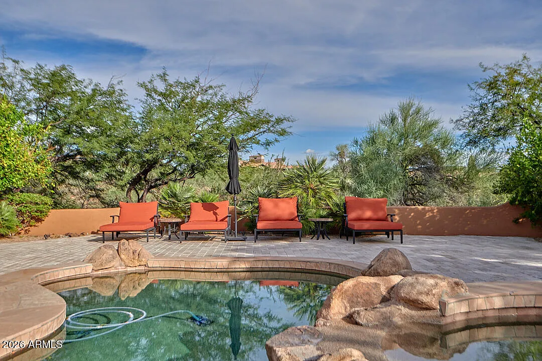 3 bed, 4.5 bath, 5306 sqft, $12,000 — Photo 4