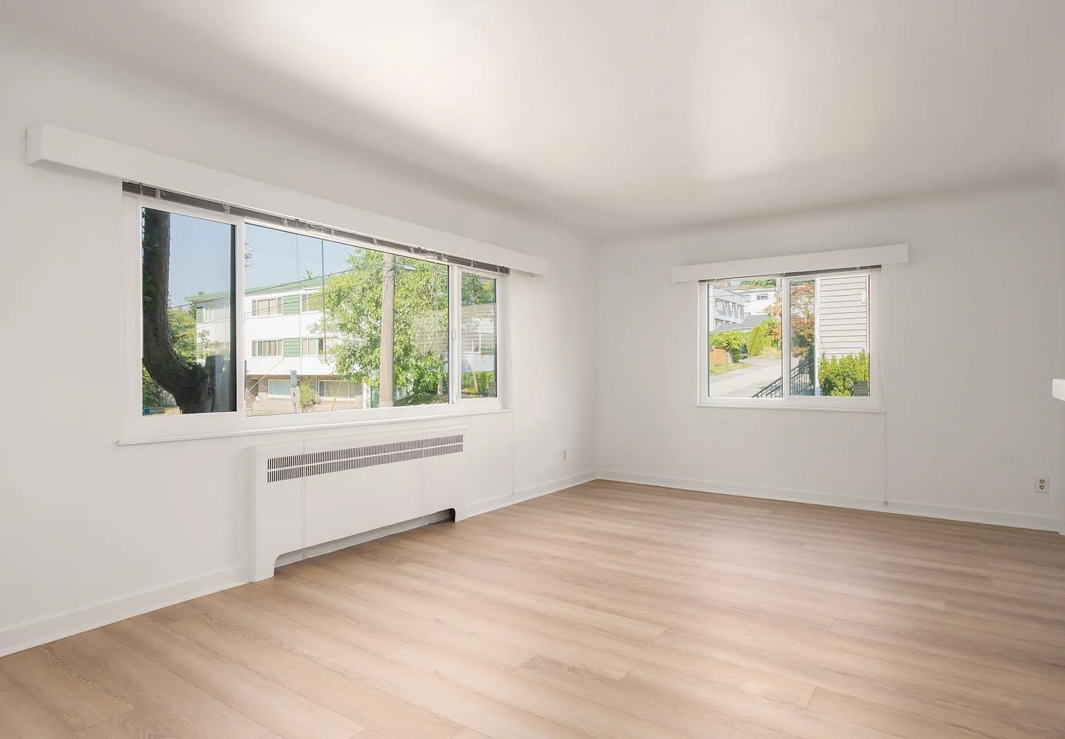 2 bed, 730 sqft, $1,600 — Photo 2