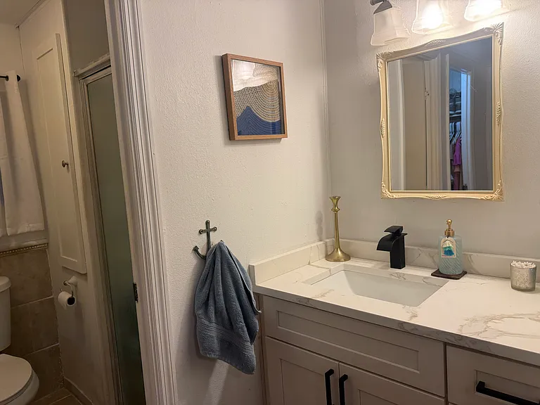 4144 Royal Manor Blvd — Photo 2
