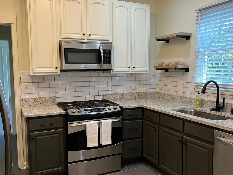 979 Moreland Ave SE — Photo 14