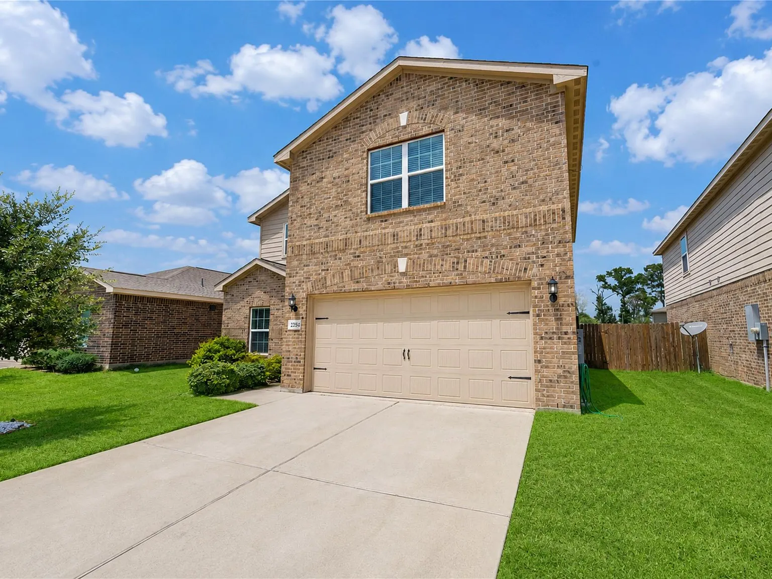 5 bed, 2.5 bath, 2605 sqft, $2,600 — Photo 2