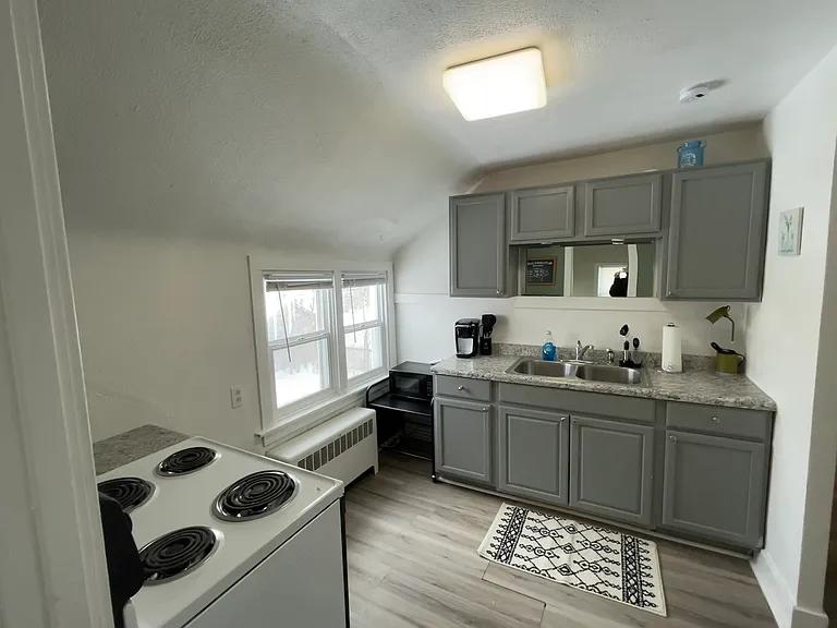 Maple Ct — Photo 10