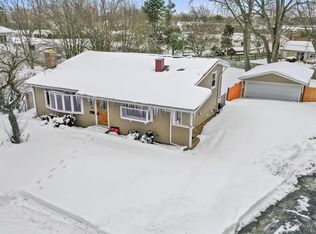 71 Mohawk Trl, Buffalo Grove, IL 60089