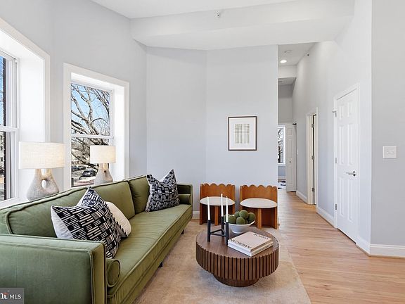 5th image of 229 14th St SE #2