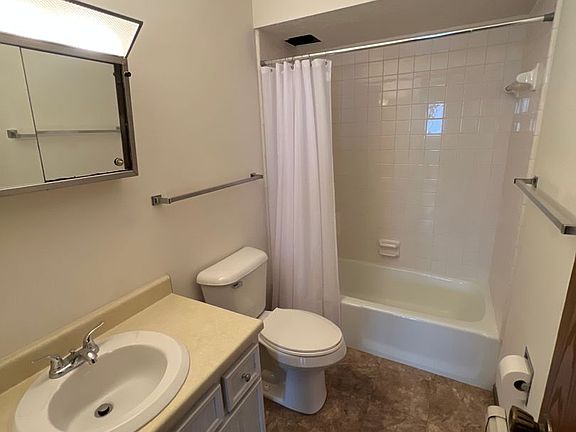 4th image of 2239 24th St #14