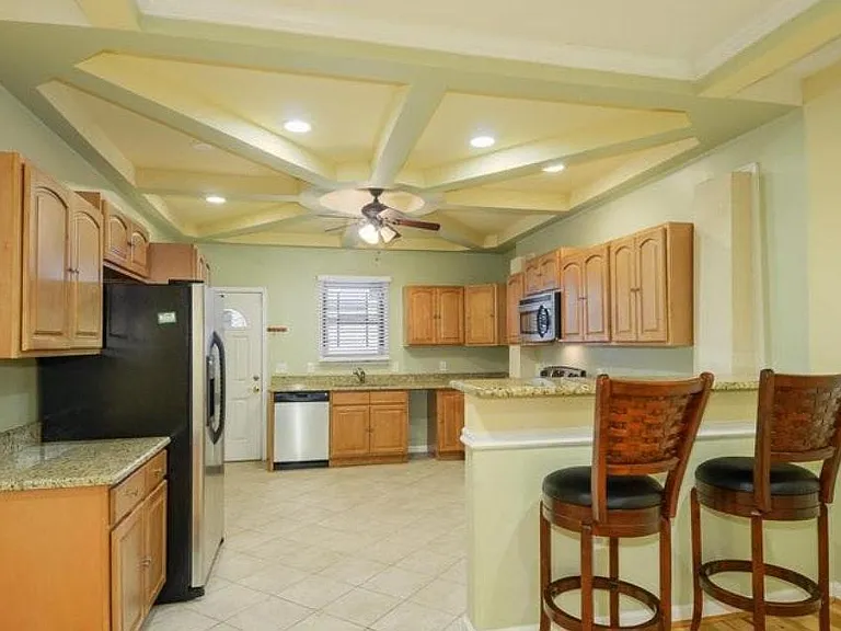 2326 E Fayette St — Photo 3