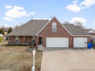 13747 S 262nd East Ave, Coweta, OK 74429