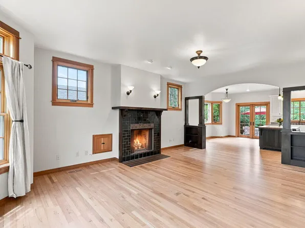 425 NW State St, Bend, OR 97703