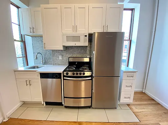 Rented by J PRESTON AND ASSOCIATES INC | media 9