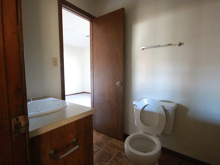 129 Williamson St SW — Photo 23