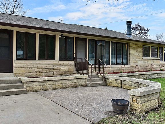 2nd image of 1308 Parkview Ave