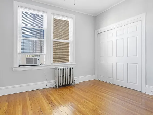 128 Oak Street image 11 of 20