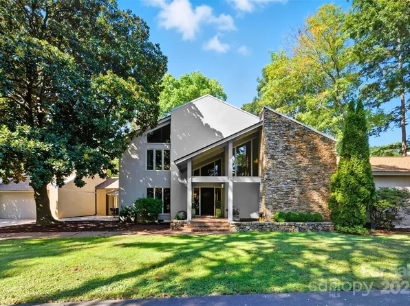 17 Sunrise Point Ct, Clover, SC 29710