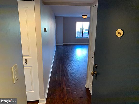 4th image of 1600 Prince St APT 307