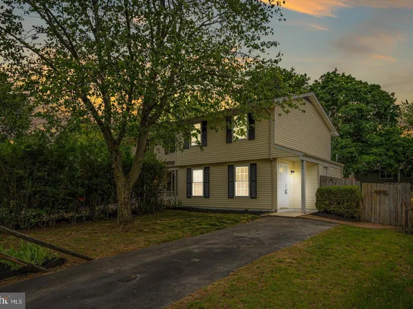 3484 Old Crown Dr, Pasadena, MD 21122