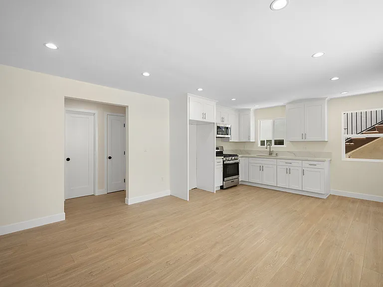 1007 W Angeleno Ave #103 — Photo 3