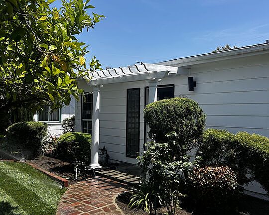 2nd image of 4232 Sunnyslope Ave