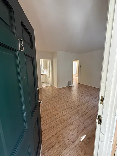302 N Louise St Photo 1