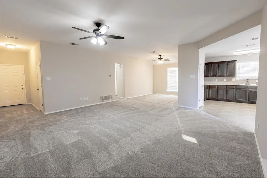 608 Bretts Way — Photo 3