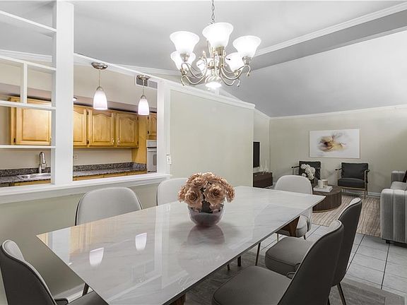 5th image of 2116 N Butterfly Cir