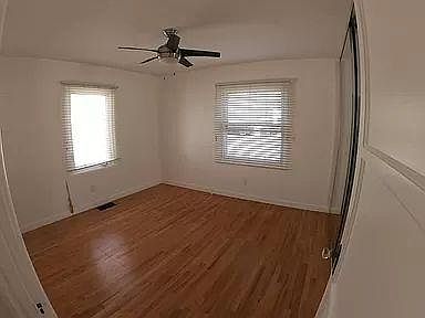 4th image of 215 Union St