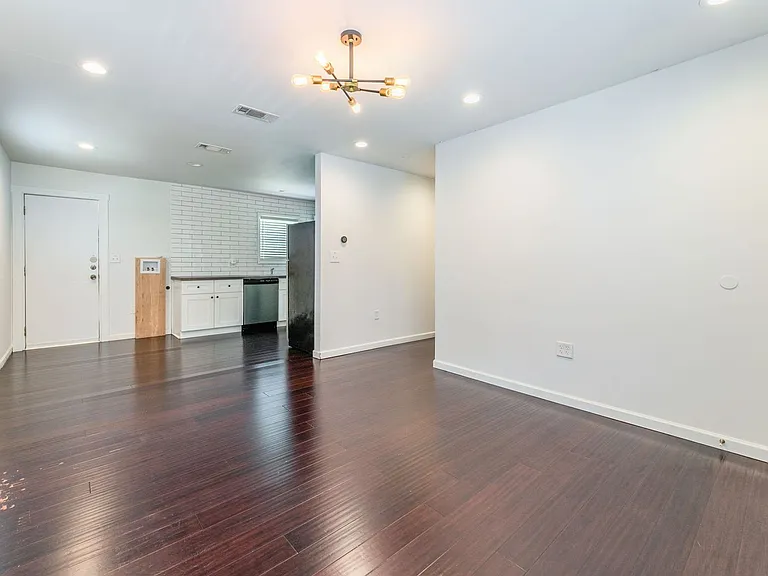 1717 Bunche Rd — Photo 4