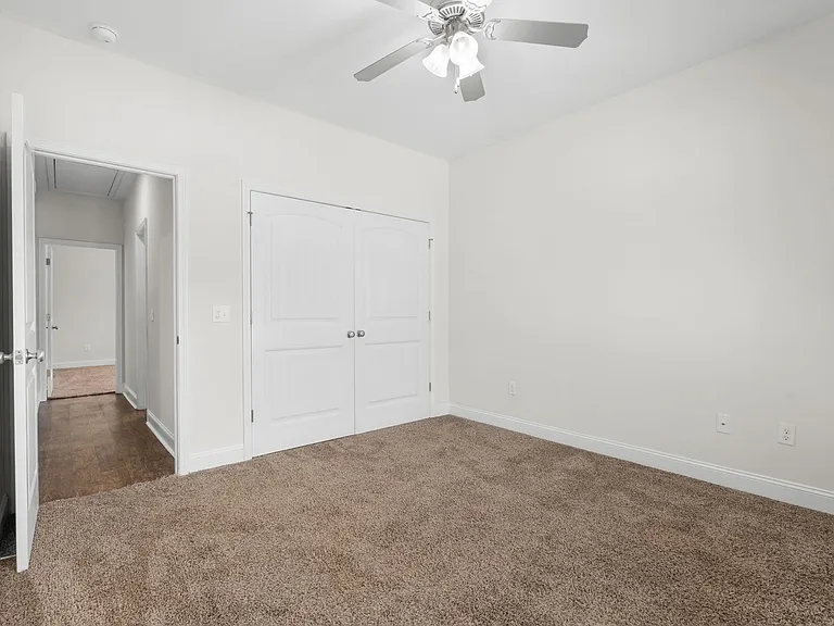 102 Ledbury Cv — Photo 17