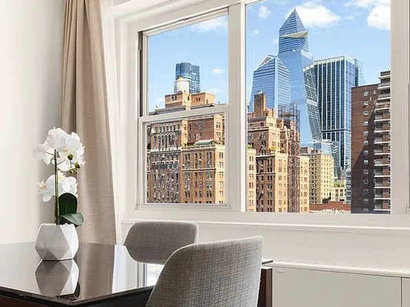 360 W 22nd St APT 12L, New York, NY 10011