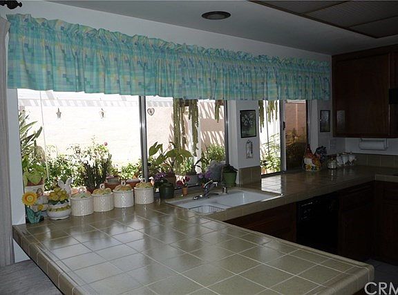 5th image of 14401 Heights Dr