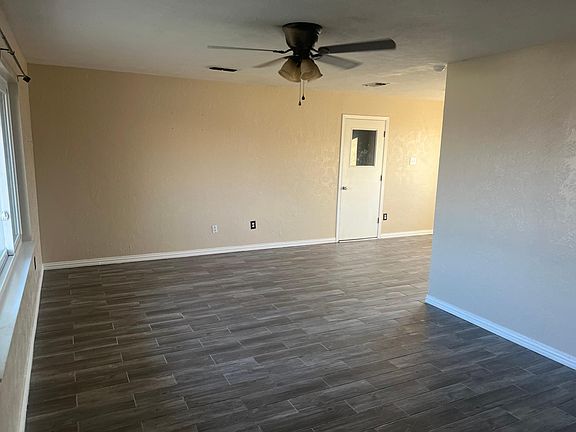 4th image of 1517 E Everglade Ave