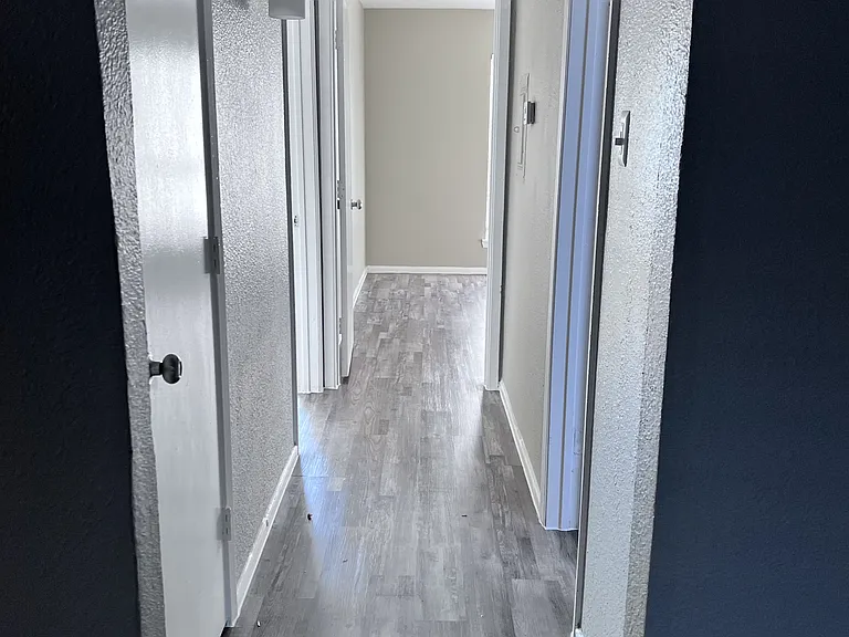 Autumn Creek Apartments — Photo 11