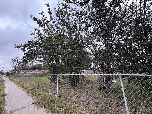 3rd image of Hanfro Ln