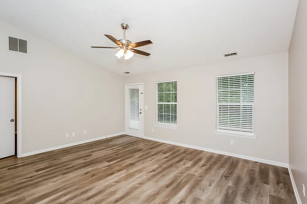3 bed, 2.0 bath, 1235 sqft, $1,780 — Photo 4