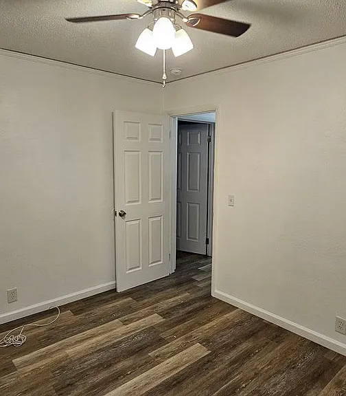 10716 Bennington Ave — Photo 24