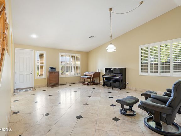 4th image of 2700 E YELLOWSTONE Place