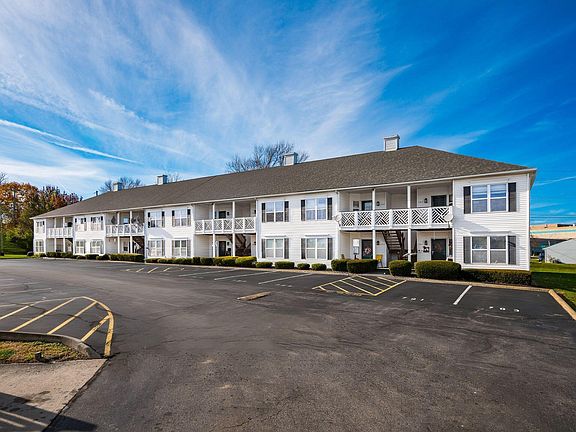 2nd image of 715 Milcrest Dr #715