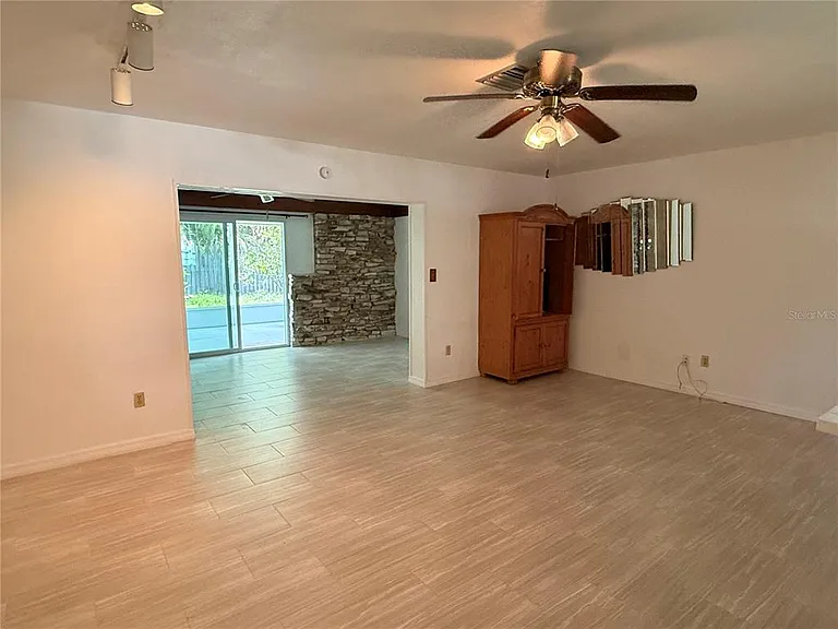 164 Pinewood Ave — Photo 18