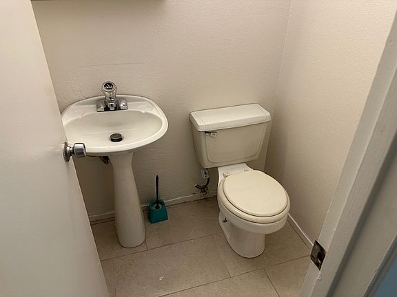 4th image of 3719 Tiffany Dr