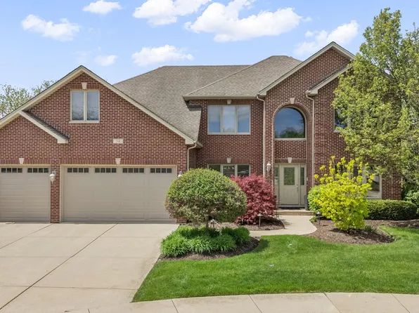 54 N Andover Dr, Roselle, IL 60172