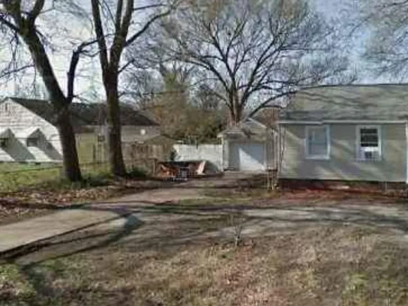 33 Roland Dr, Hampton, VA 23669