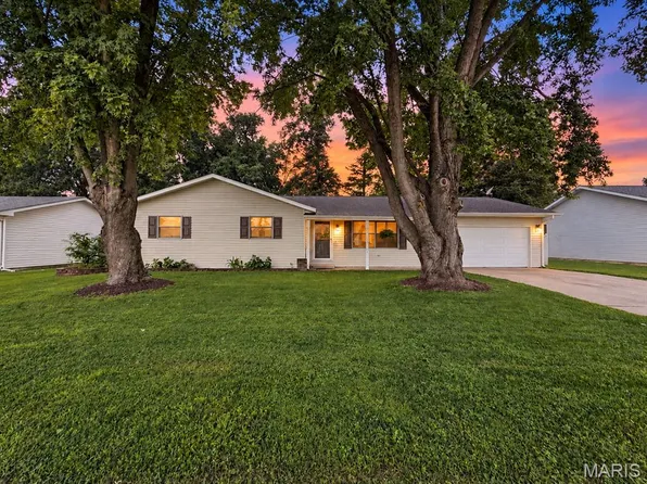 403 Leisure St, New Baden, IL 62265