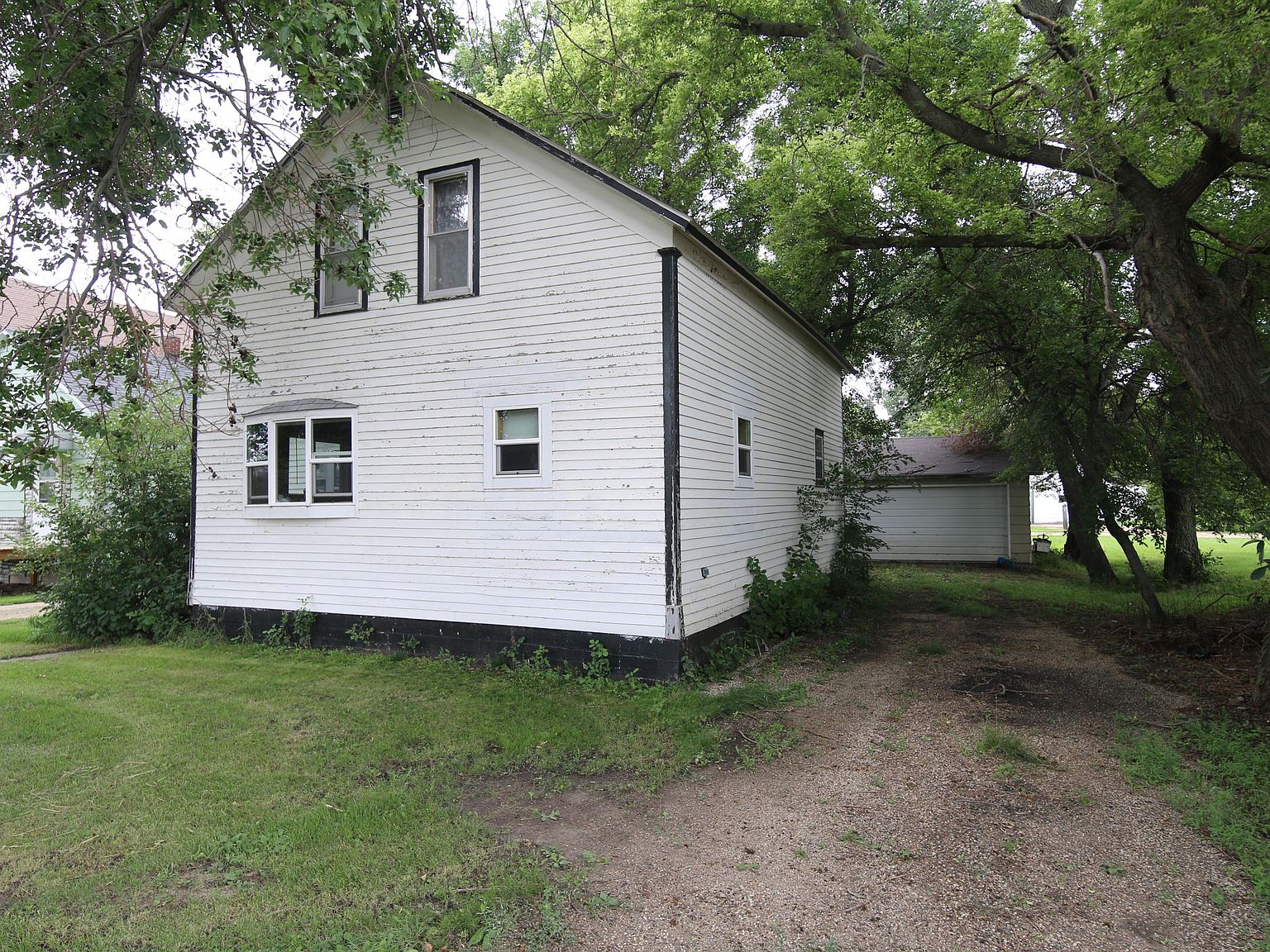 107 W 4th St, Hosmer, SD 57448 Zillow