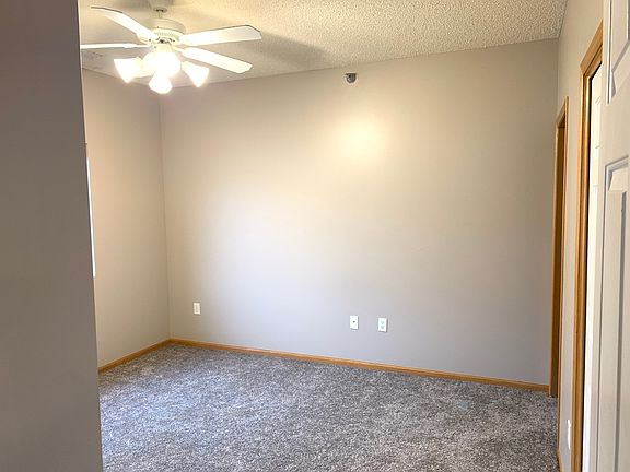 5th image of 909 7th Ave SE Unit 1