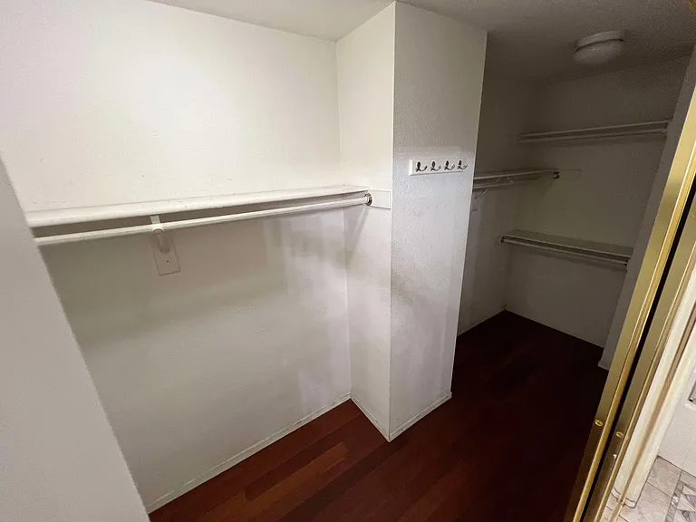 148 E Hazeltine St — Photo 24